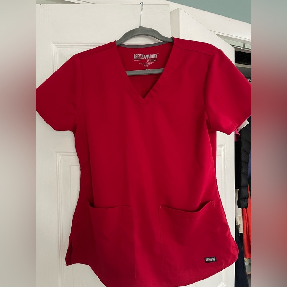 Greys anatomy size small women’s scrub top